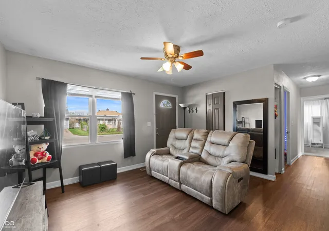 Photo 3 of Sale Pending at 2901 N Routiers Ave, Indianapolis, IN 46219 | MLS# 22100455 | Listing updated on 2026-09-08