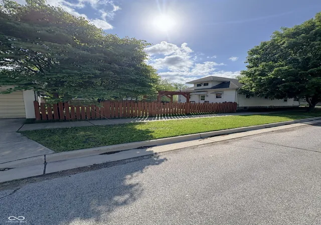 Photo 4 of Single family home for sale at 2000 Schuyler Ave, Lafayette, IN 47904 | MLS# 22101777 | Listing updated on 2026-09-23