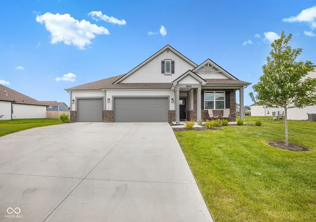 Photo 2 of Single family home for sale at 2280 Pine Valley Dr, Plainfield, IN 46168 | MLS# 22102889 | Listing updated on 2026-09-16
