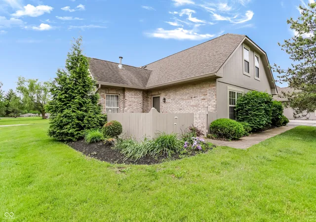 Photo 1 of Condo for sale at 4726 Bridgefield Dr, Indianapolis, IN 46254 | MLS# 22103520 | Listing updated on 2026-09-16