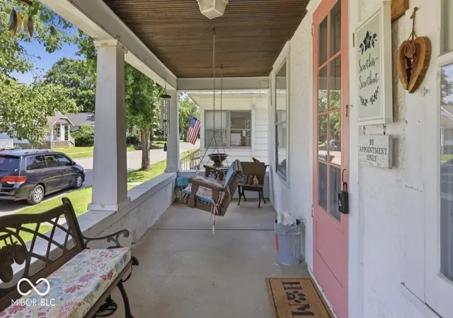 Photo 3 of Sale Pending at 525 W Mechanic St, Shelbyville, IN 46176 | MLS# 22104196 | Listing updated on 2026-09-16