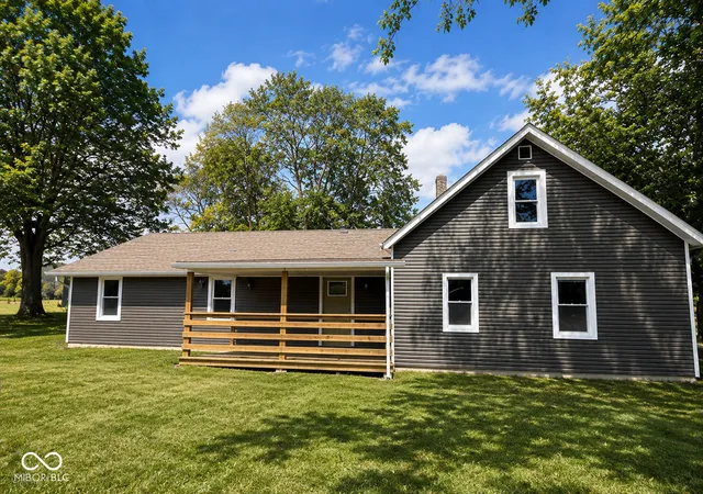 Photo 2 of Single family home for sale at 7800 S Mooresville Rd, Indianapolis, IN 46183 | MLS# 22104264 | Listing updated on 2026-09-08