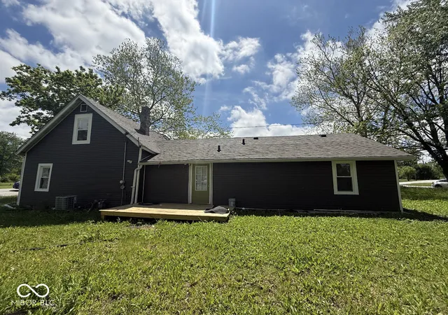 Photo 3 of Single family home for sale at 7800 S Mooresville Rd, Indianapolis, IN 46183 | MLS# 22104264 | Listing updated on 2026-09-08