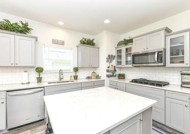Photo 3 of Sale Pending at 5583 W Port Dr, Mc Cordsville, IN 46055 | MLS# 22105206 | Listing updated on 2026-10-01
