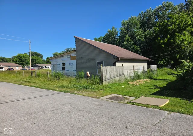 Photo 1 of Single family home for sale at 3302 Foltz St, Indianapolis, IN 46221 | MLS# 22105434 | Listing updated on 2026-09-08