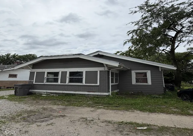 Photo 2 of Sale Pending at 3715 Rockville Rd, Indianapolis, IN 46222 | MLS# 22106226 | Listing updated on 2026-09-16