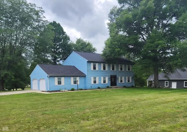 Photo 1 of Single family home for sale at 32 Edgelea Dr, Greencastle, IN 46135 | MLS# 22106806 | Listing updated on 2026-09-17