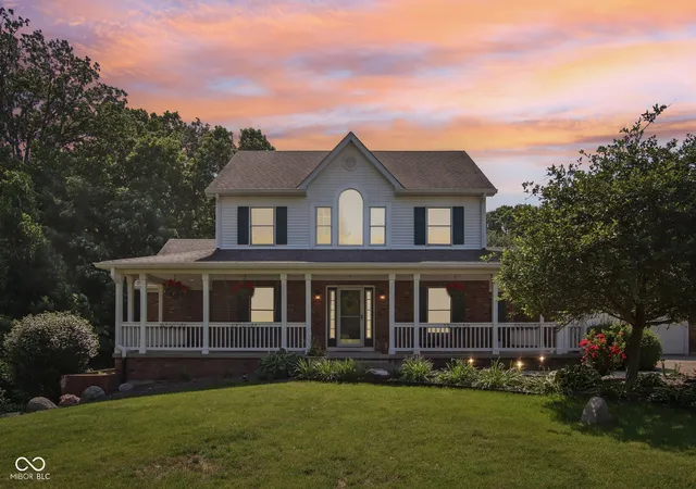 Photo 4 of Sale Pending at 1061 W Cedar Ln, Crawfordsville, IN 47933 | MLS# 22106907 | Listing updated on 2026-09-28