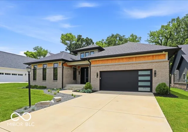 Photo 3 of Single family home for sale at 2637 Rix Ct, Carmel, IN 46033 | MLS# 22107350 | Listing updated on 2026-10-05