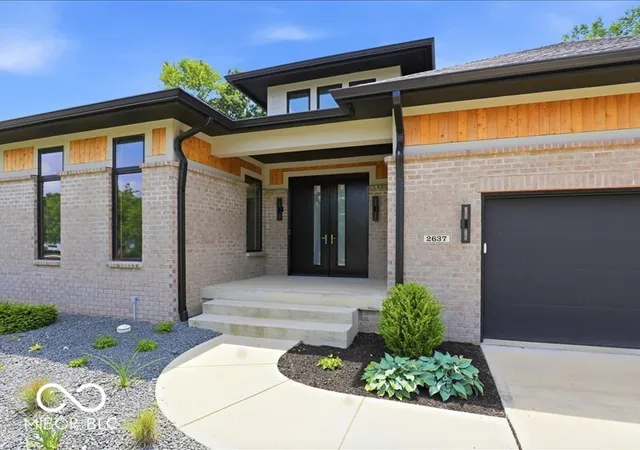 Photo 3 of Single family home for sale at 2637 Rix Ct, Carmel, IN 46033 | MLS# 22107350 | Listing updated on 2026-10-05