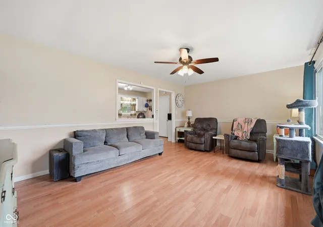 Photo 3 of Single family home for sale at 725 Wilson St, Greenfield, IN 46140 | MLS# 22107583 | Listing updated on 2026-09-24