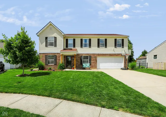 Photo 2 of Single family home for sale at 6808 Harriet Dr, Indianapolis, IN 46237 | MLS# 22107821 | Listing updated on 2026-09-17