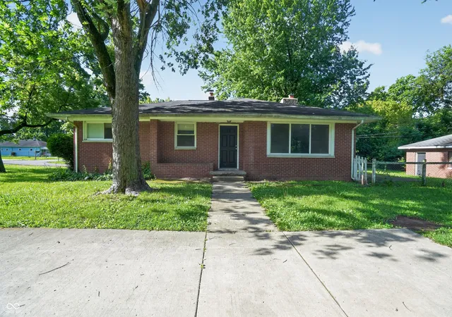 Photo 1 of Single family home for sale at 3950 N Elizabeth St, Indianapolis, IN 46226 | MLS# 22107922 | Listing updated on 2026-09-18
