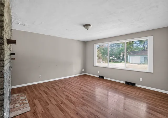 Photo 4 of Single family home for sale at 3950 N Elizabeth St, Indianapolis, IN 46226 | MLS# 22107922 | Listing updated on 2026-09-18