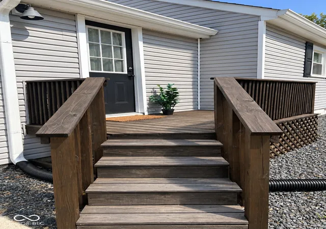 Photo 2 of Single family home for sale at 400 Orchard Ln, Greenwood, IN 46142 | MLS# 22108916 | Listing updated on 2026-09-18