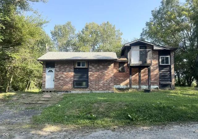Photo 1 of Sale Pending at 213 N State Rd 67 S, Martinsville, IN 46151 | MLS# 22110306 | Listing updated on 2026-09-21