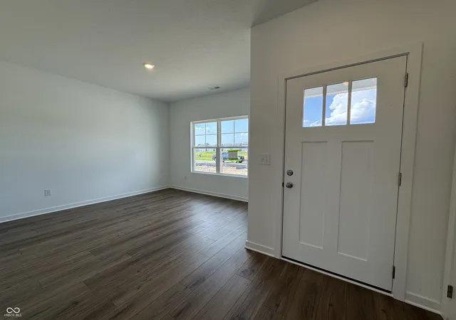 Photo 2 of Single family home for sale at 1725 E Hanna Dr, Martinsville, IN 46151 | MLS# 22110657 | Listing updated on 2026-09-18