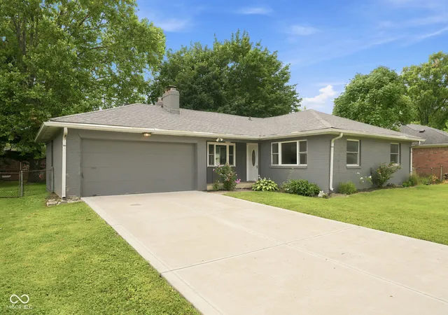 Photo 3 of Sale Pending at 1125 N Huber St, Indianapolis, IN 46219 | MLS# 22111738 | Listing updated on 2026-09-23