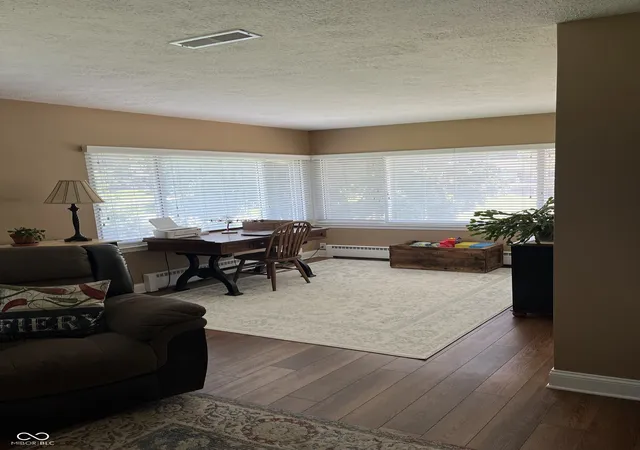 Photo 4 of Single family home for sale at 450 S Valley Ln, Greenwood, IN 46142 | MLS# 22111772 | Listing updated on 2026-09-08