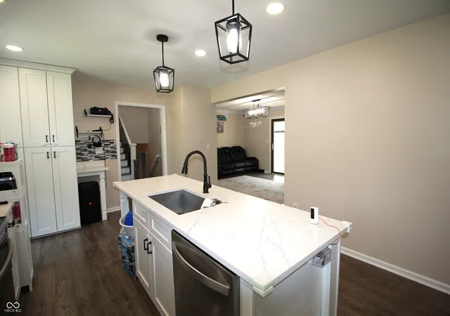 Photo 4 of Single family home for sale at 609 W Banta Rd, Indianapolis, IN 46217 | MLS# 22112855 | Listing updated on 2026-10-05
