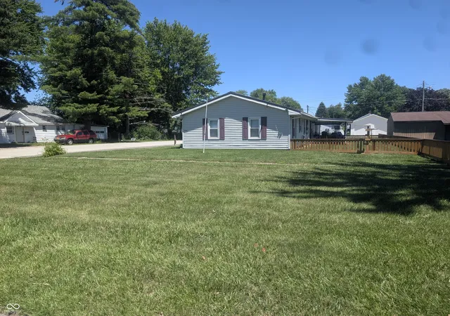 Photo 3 of Sale Pending at 2152 N Waugh St, Kokomo, IN 46901 | MLS# 22113813 | Listing updated on 2026-09-23