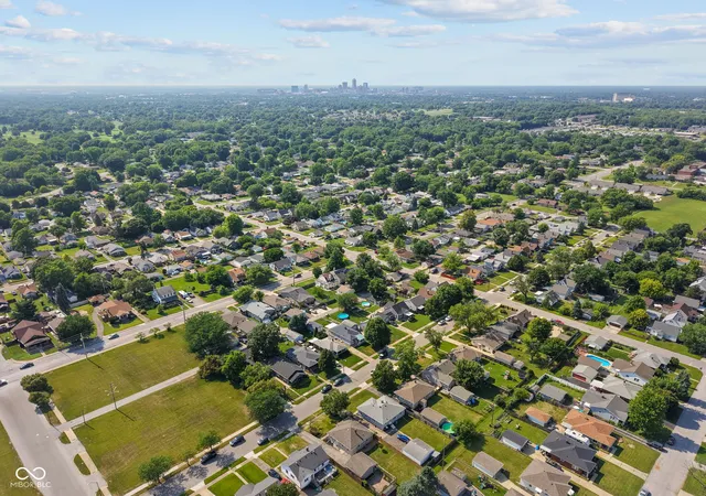 Photo 3 of Sale Pending at 229 N 16th Avenue, Beech Grove, IN 46107 | MLS# 22114031 | Listing updated on 2026-09-09