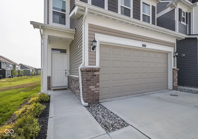 Photo 2 of Townhouse for sale at 18646 Moray St, Westfield, IN 46074 | MLS# 22114171 | Listing updated on 2026-09-08