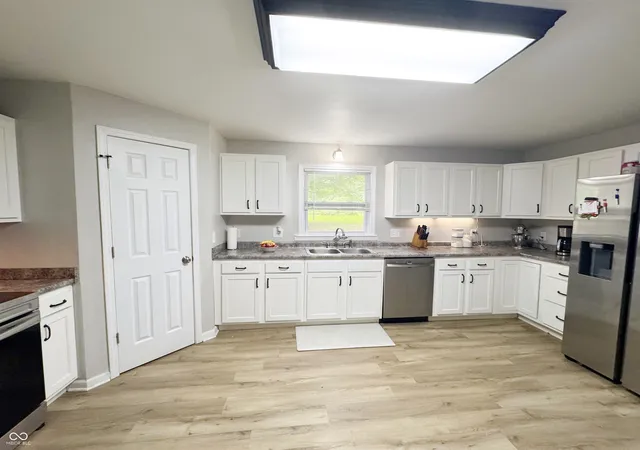Photo 3 of Single family home for sale at 1685 N Old State Rd 55, Crawfordsville, IN 47933 | MLS# 22114362 | Listing updated on 2026-09-08