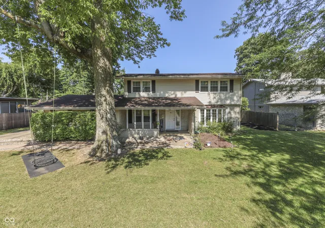 Photo 1 of Single family home for sale at 4206 Ridgeway Ave, Columbus, IN 47203 | MLS# 22114690 | Listing updated on 2026-09-18