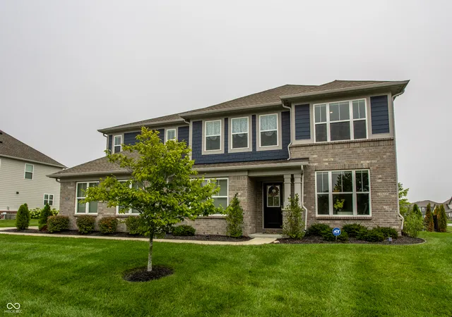 Photo 3 of Sale Pending at 15692 Wellsprings Pl, Fishers, IN 46037 | MLS# 22114904 | Listing updated on 2026-09-21
