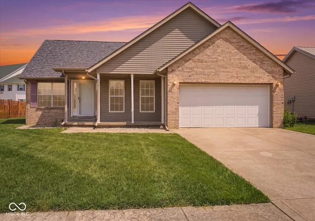 Photo 1 of Single family home for sale at 1440 Wilmington Blvd, Shelbyville, IN 46176 | MLS# 22115019 | Listing updated on 2026-09-17