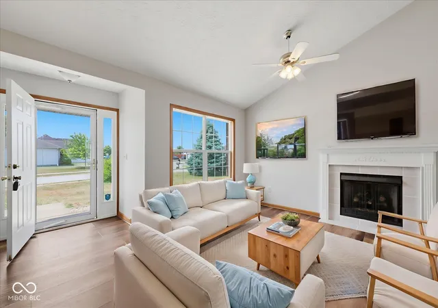 Photo 3 of Single family home for sale at 1440 Wilmington Blvd, Shelbyville, IN 46176 | MLS# 22115019 | Listing updated on 2026-09-17