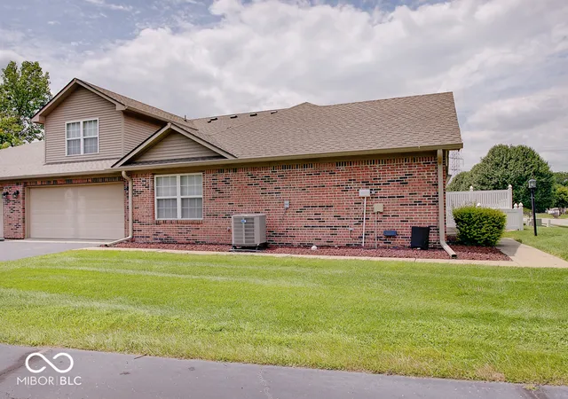 Photo 1 of Condo for sale at 5426 Cutter Cor Pl, Indianapolis, IN 46237 | MLS# 22115157 | Listing updated on 2026-09-25