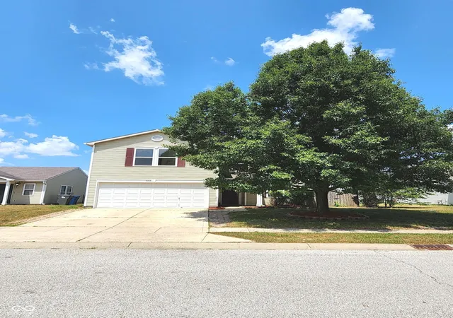 Photo 1 of Sale Pending at 3108 Everbloom Way, Indianapolis, IN 46217 | MLS# 22115600 | Listing updated on 2026-09-16