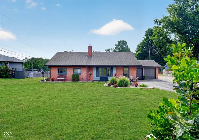 Photo 1 of Single family home for sale at 1277 Mount Pleasant E St, Greenwood, IN 46142 | MLS# 22115667 | Listing updated on 2026-09-16