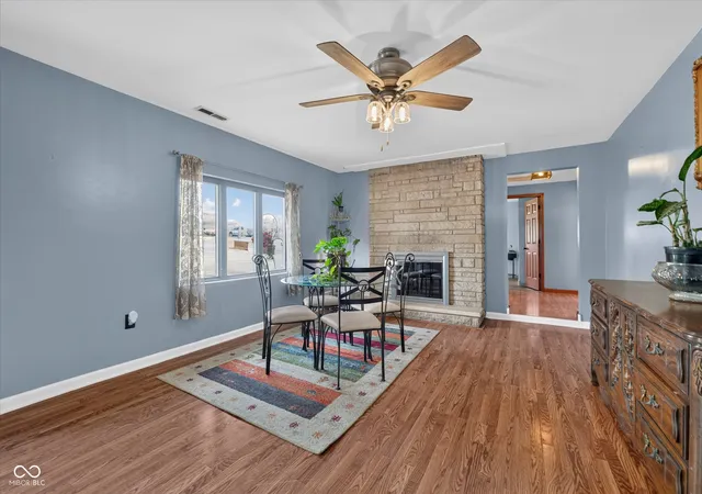 Photo 4 of Single family home for sale at 1277 Mount Pleasant E St, Greenwood, IN 46142 | MLS# 22115667 | Listing updated on 2026-09-16