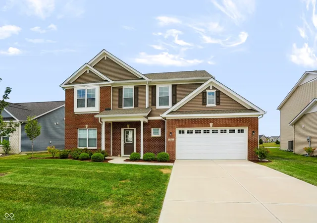 Photo 3 of Single family home for sale at 173 Lynnette Way, Indianapolis, IN 46229 | MLS# 22116020 | Listing updated on 2026-09-18