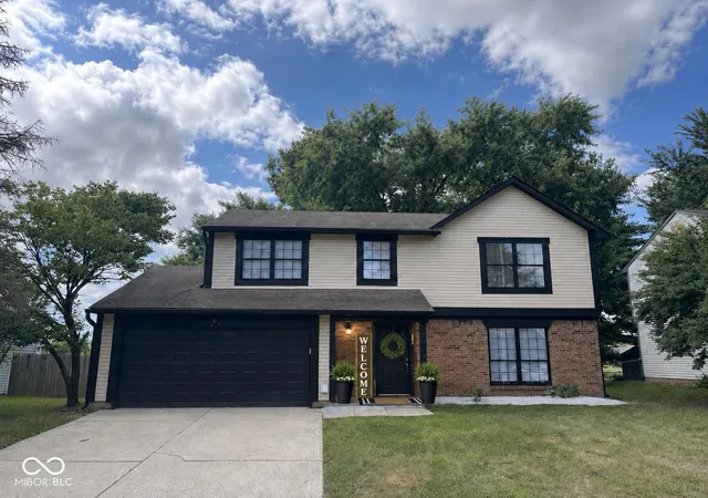 Photo 1 of Sale Pending at 10147 Park Strm Dr, Indianapolis, IN 46229 | MLS# 22116101 | Listing updated on 2026-09-28