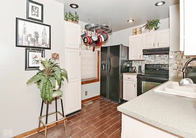 Photo 3 of Condo for sale at 114 E 27th Street, Indianapolis, IN 46205 | MLS# 22116441 | Listing updated on 2026-09-16