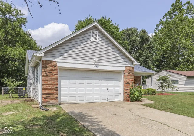 Photo 4 of Sale Pending at 960 W Stop 11 Rd, Indianapolis, IN 46217 | MLS# 22116866 | Listing updated on 2026-09-08