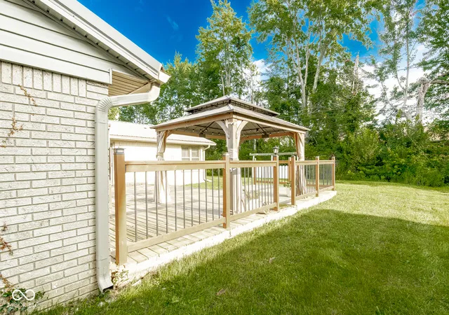 Photo 3 of Sale Pending at 406 Mouser St, Madison, IN 47250 | MLS# 22118256 | Listing updated on 2026-09-22