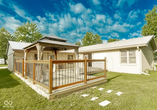 Photo 4 of Sale Pending at 406 Mouser St, Madison, IN 47250 | MLS# 22118256 | Listing updated on 2026-09-22