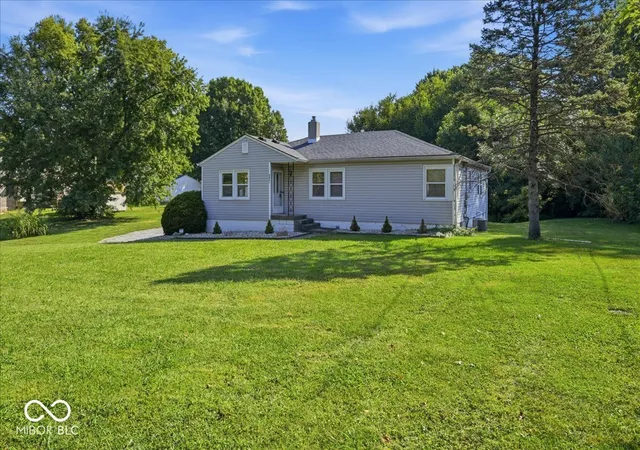 Photo 2 of Single family home for sale at 6021 Shelby St, Indianapolis, IN 46227 | MLS# 22118345 | Listing updated on 2026-09-10