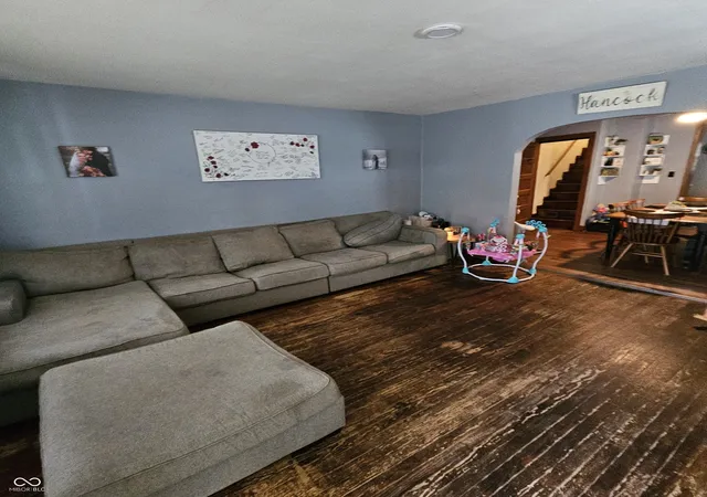 Photo 2 of Sale Pending at 154 N Elm St, Hagerstown, IN 47346 | MLS# 22118604 | Listing updated on 2026-10-05