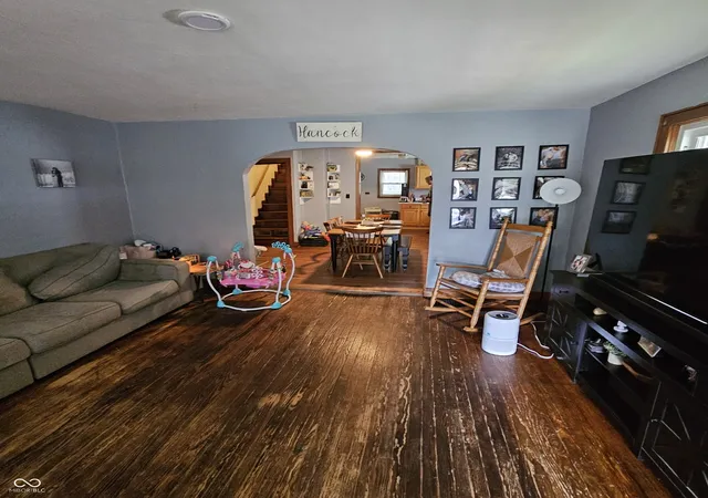 Photo 3 of Sale Pending at 154 N Elm St, Hagerstown, IN 47346 | MLS# 22118604 | Listing updated on 2026-10-05