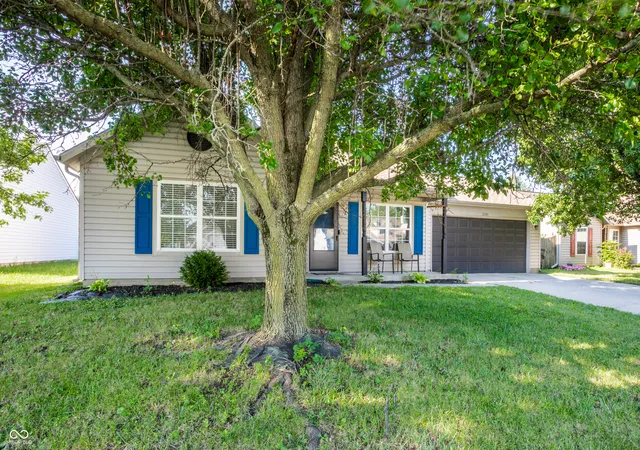 Photo 1 of Single family home for sale at 2509 Bristlecone Dr, Indianapolis, IN 46217 | MLS# 22118622 | Listing updated on 2026-10-05
