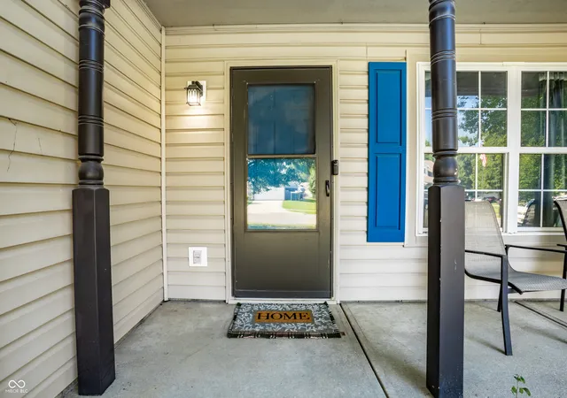 Photo 4 of Single family home for sale at 2509 Bristlecone Dr, Indianapolis, IN 46217 | MLS# 22118622 | Listing updated on 2026-10-21