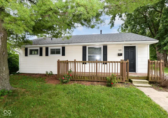 Photo 2 of Single family home for sale at 529 Maple Ln, Brownsburg, IN 46112 | MLS# 22118991 | Listing updated on 2026-09-10