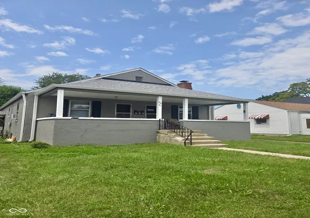 Photo 2 of Sale Pending at 2231 Lincoln St, Anderson, IN 46016 | MLS# 22118992 | Listing updated on 2026-09-18