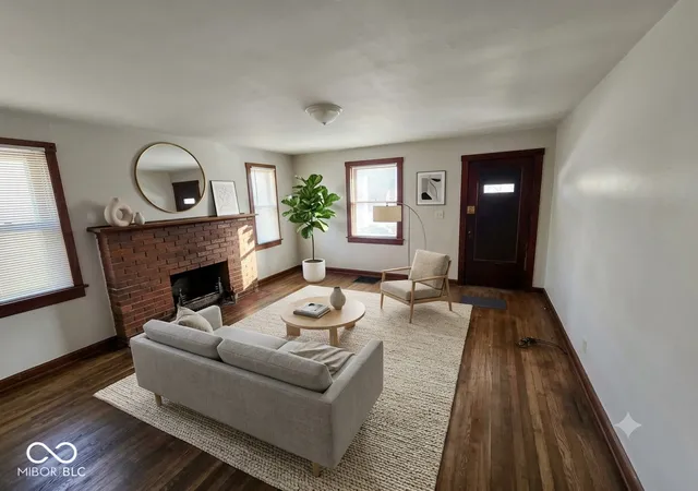 Photo 3 of Sale Pending at 2231 Lincoln St, Anderson, IN 46016 | MLS# 22118992 | Listing updated on 2026-09-18